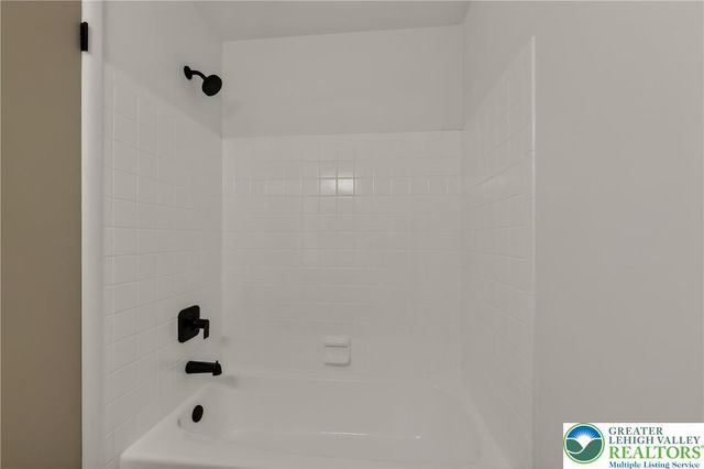 1407 Presidential Drive, Whitehall Twp, PA 18052