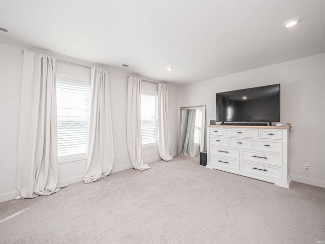 3077 Dowgate Drive, Newburgh, IN 47630