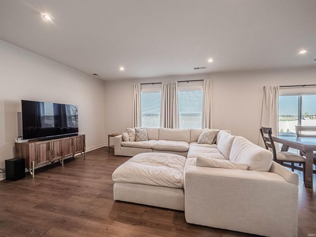 3077 Dowgate Drive, Newburgh, IN 47630