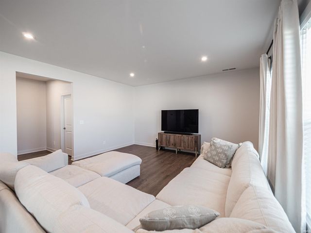 3077 Dowgate Drive, Newburgh, IN 47630