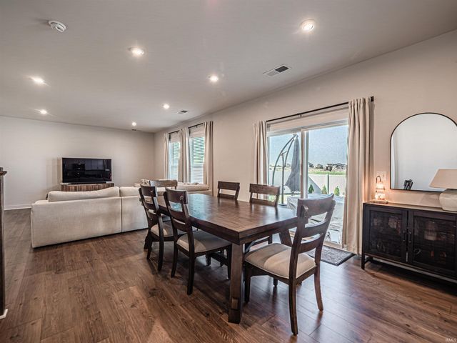 3077 Dowgate Drive, Newburgh, IN 47630