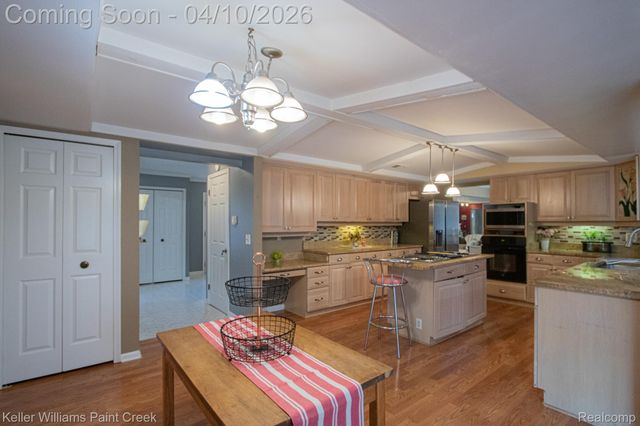 2800 Homewood Drive, Troy, MI 48098