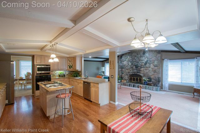 2800 Homewood Drive, Troy, MI 48098