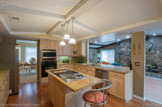 2800 Homewood Drive, Troy, MI 48098