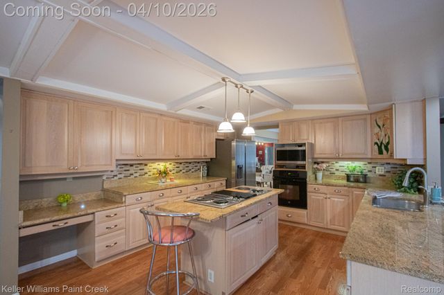 2800 Homewood Drive, Troy, MI 48098