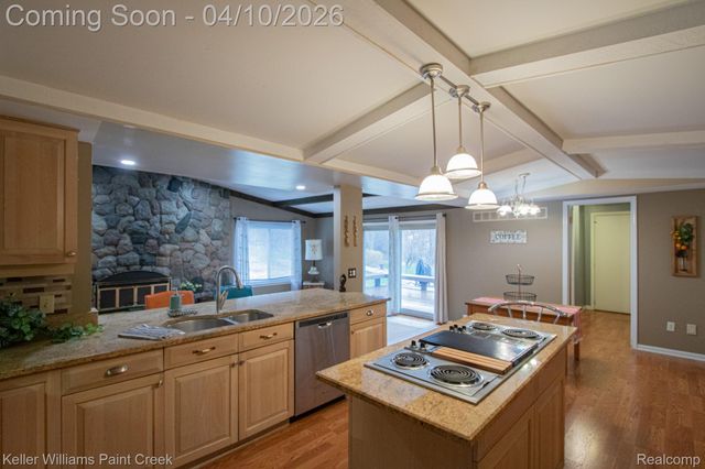 2800 Homewood Drive, Troy, MI 48098