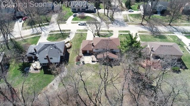 2800 Homewood Drive, Troy, MI 48098