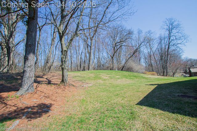 2800 Homewood Drive, Troy, MI 48098