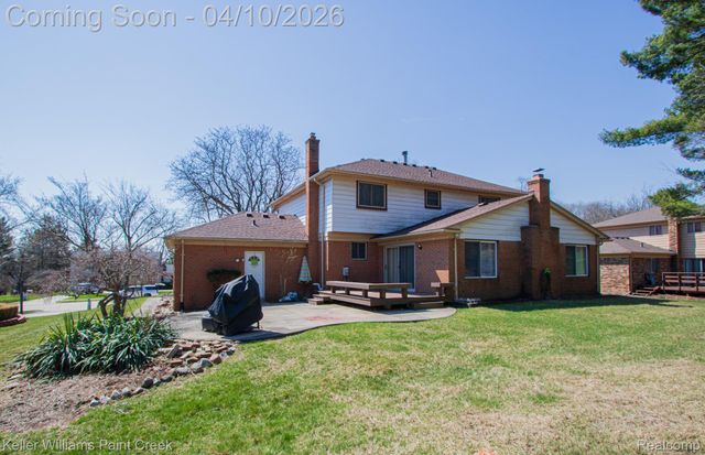 2800 Homewood Drive, Troy, MI 48098