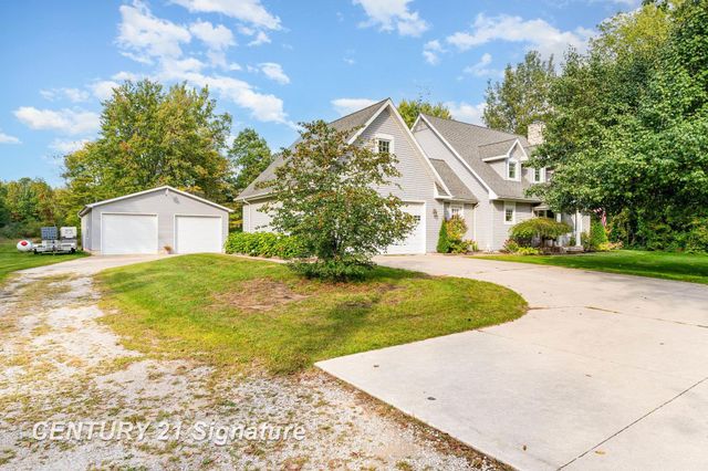 2265 E Brooks Road, Freeland, MI 48623