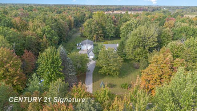 2265 E Brooks Road, Freeland, MI 48623