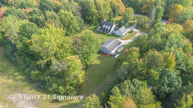 2265 E Brooks Road, Freeland, MI 48623
