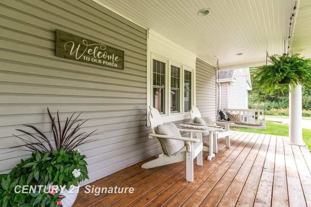 2265 E Brooks Road, Freeland, MI 48623