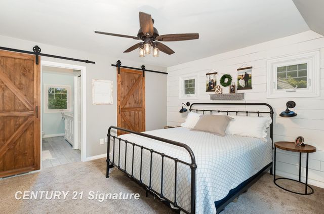 2265 E Brooks Road, Freeland, MI 48623