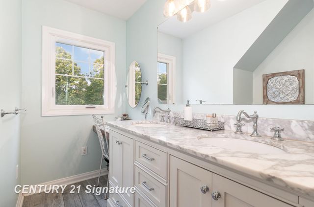 2265 E Brooks Road, Freeland, MI 48623