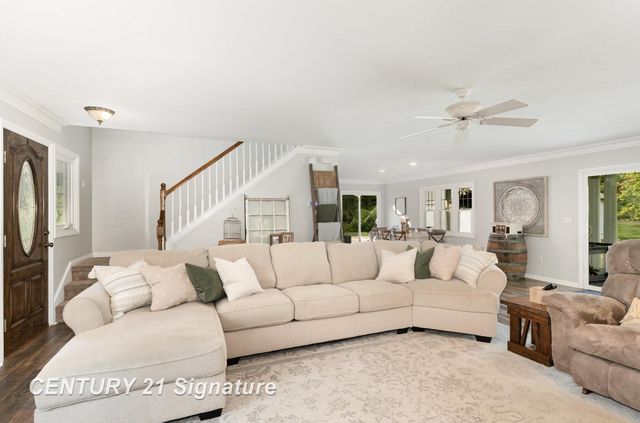 2265 E Brooks Road, Freeland, MI 48623