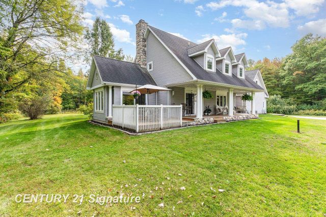 2265 E Brooks Road, Freeland, MI 48623