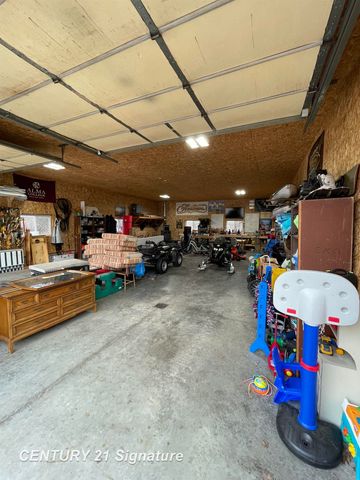 2265 E Brooks Road, Freeland, MI 48623