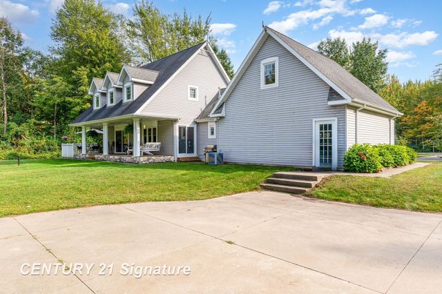 2265 E Brooks Road, Freeland, MI 48623