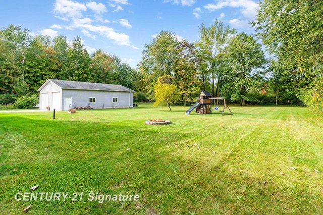 2265 E Brooks Road, Freeland, MI 48623