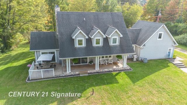 2265 E Brooks Road, Freeland, MI 48623