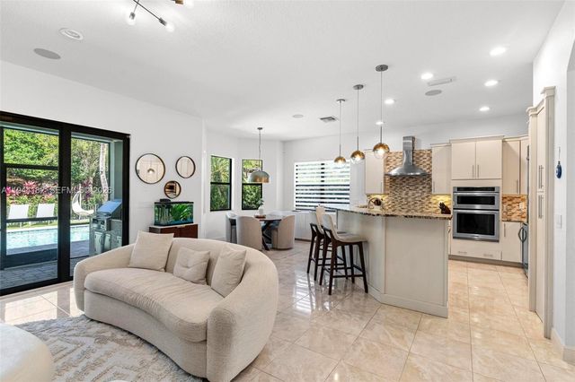 10185 Cameilla St, Parkland, FL 33076