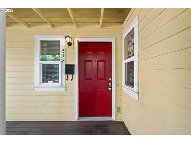 512 Ne ROSELAWN St, Portland, OR 97211