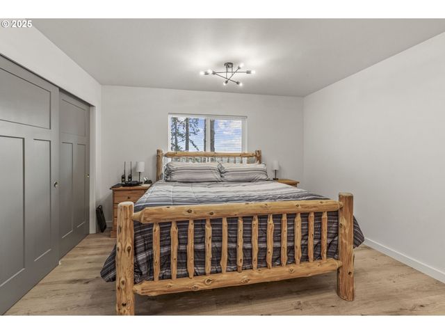 572 COLUMBIA St, Cathlamet, WA 98612