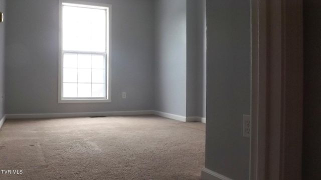 140 Harvest Road, Bristol, VA 24201