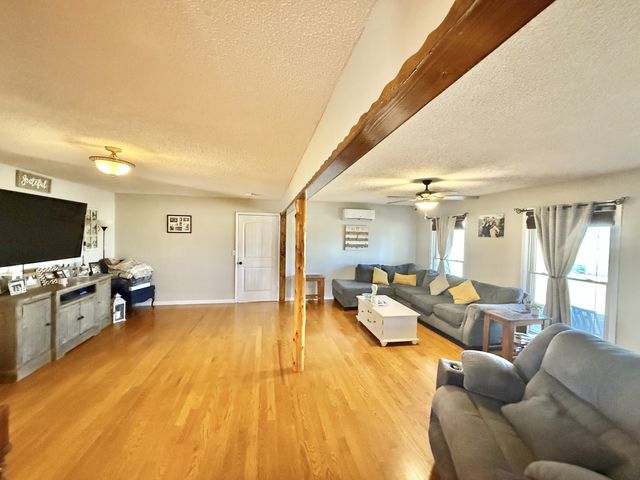 122 McIntyre Rd, Iron City, TN 38463