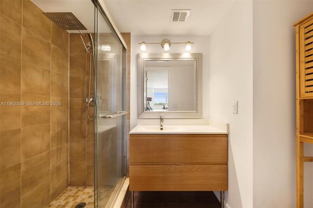 2801 NE 183rd St 1607W, Aventura, FL 33160