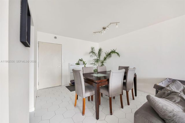 2801 NE 183rd St 1607W, Aventura, FL 33160