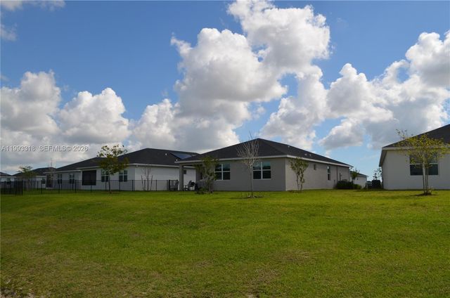 6448 NW Cloverdale Ave, Port St. Lucie, FL 34987