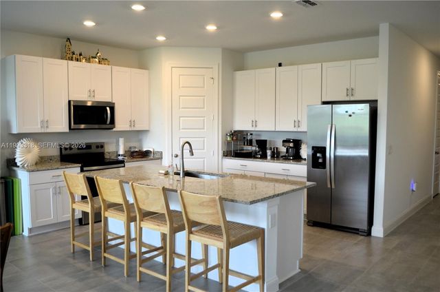 6448 NW Cloverdale Ave, Port St. Lucie, FL 34987