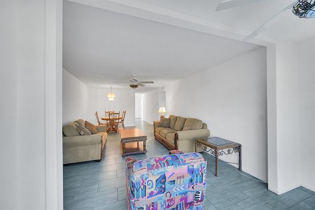 13791 Flora Place A, Delray Beach, FL 33484