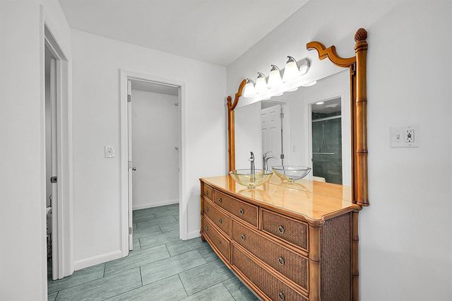 13791 Flora Place A, Delray Beach, FL 33484