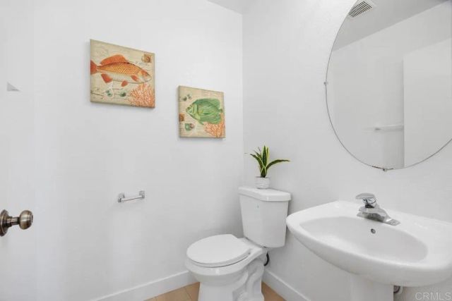 1555 Acacia Circle, Vista, CA 92081