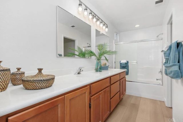 1555 Acacia Circle, Vista, CA 92081