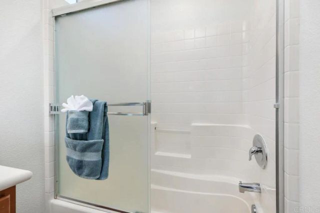 1555 Acacia Circle, Vista, CA 92081