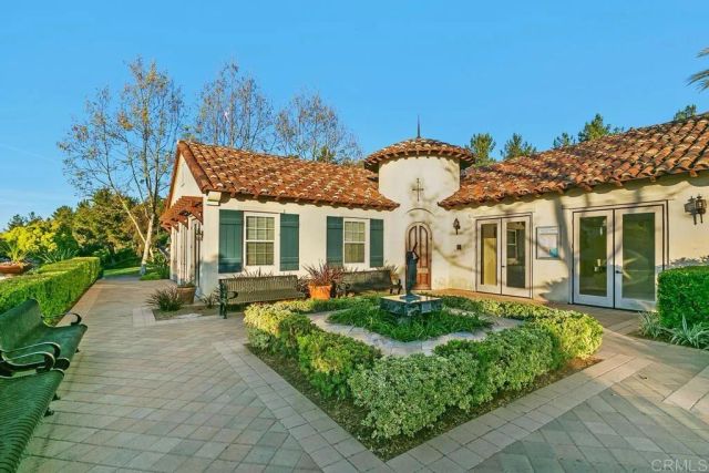 1555 Acacia Circle, Vista, CA 92081