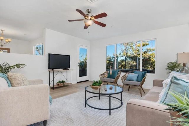 1555 Acacia Circle, Vista, CA 92081