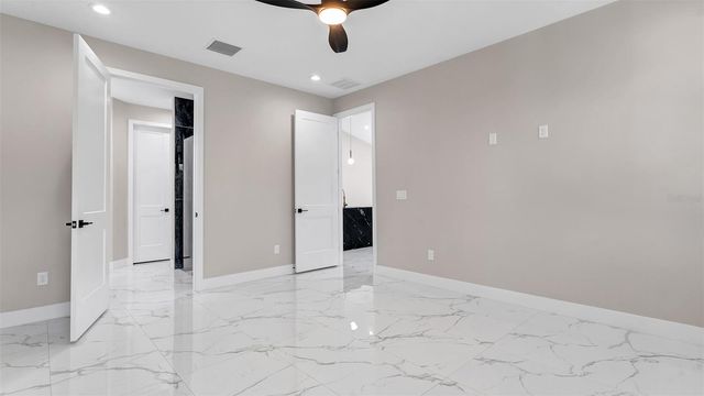 2835 60TH AVENUE N, St Petersburg, FL 33714