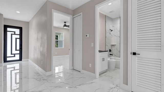 2835 60TH AVENUE N, St Petersburg, FL 33714