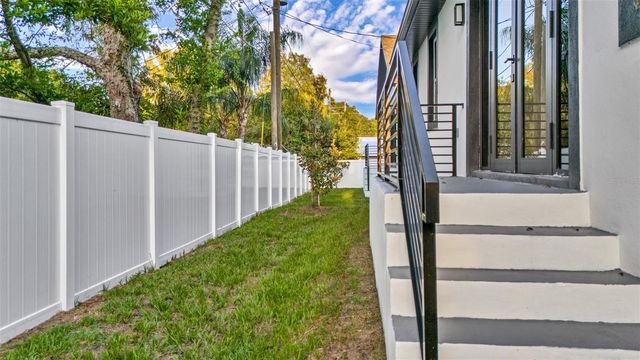 2835 60TH AVENUE N, St Petersburg, FL 33714