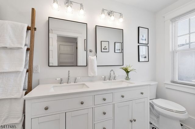 226 3rd St, Beach Haven Boro, NJ 08008