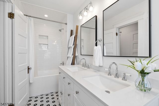 226 3rd St, Beach Haven Boro, NJ 08008