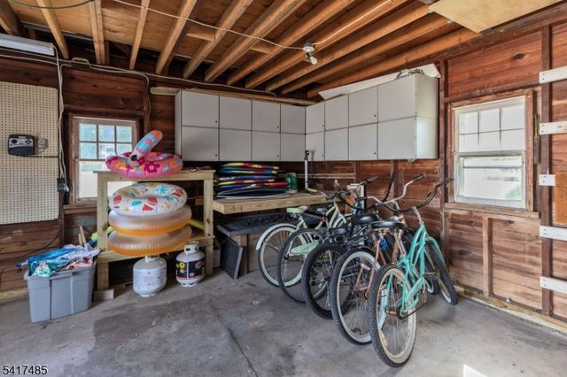 226 3rd St, Beach Haven Boro, NJ 08008