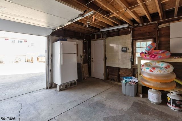 226 3rd St, Beach Haven Boro, NJ 08008