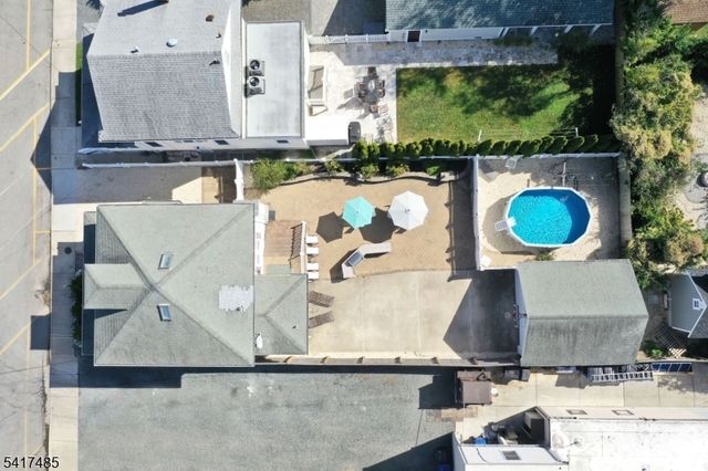 226 3rd St, Beach Haven Boro, NJ 08008