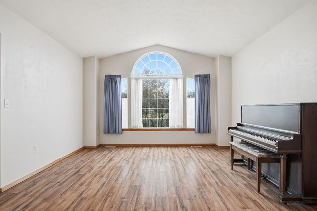 2826 W Hawthorne Rd, Spokane, WA 99208